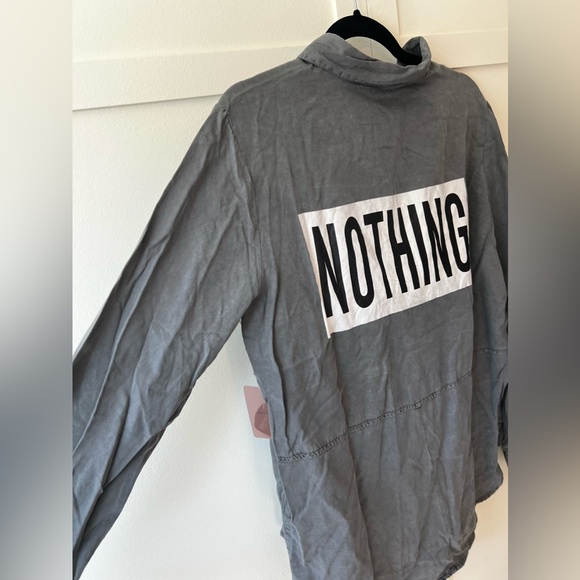 Forever 21 NWT‎ Contemporary Gray Women’s NOTHING Button Down Shirt Size Large - Picture 9 of 12